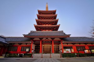 浅草の浅草寺の５重の塔