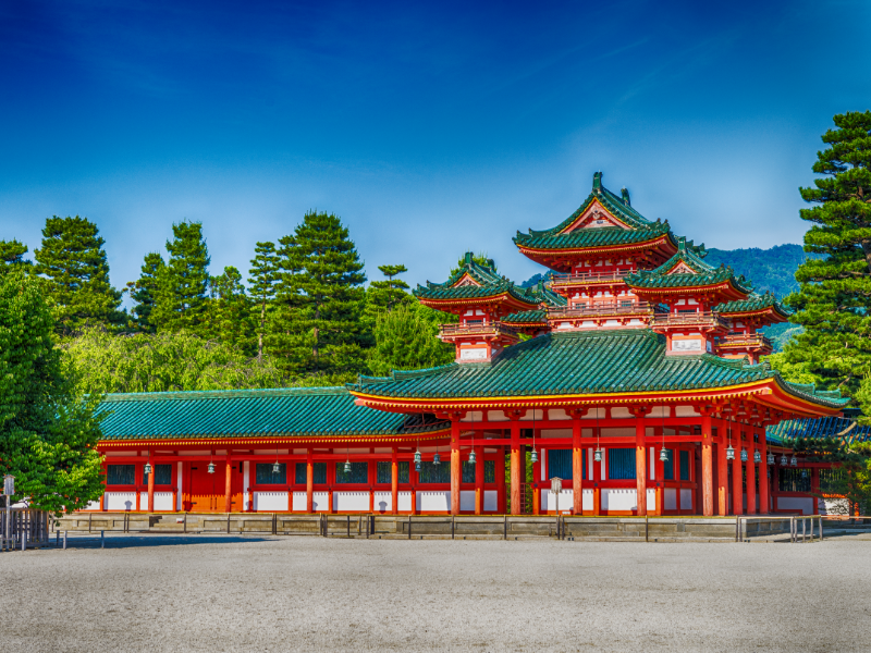平安神宮の朱色の大鳥居
