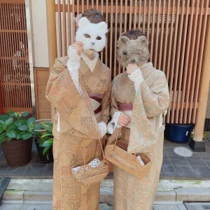 純喫茶に似合うアンティーク着物