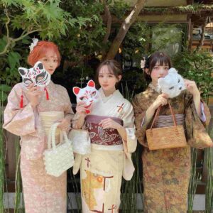 3名のグループで浅草観光で着物レンタル