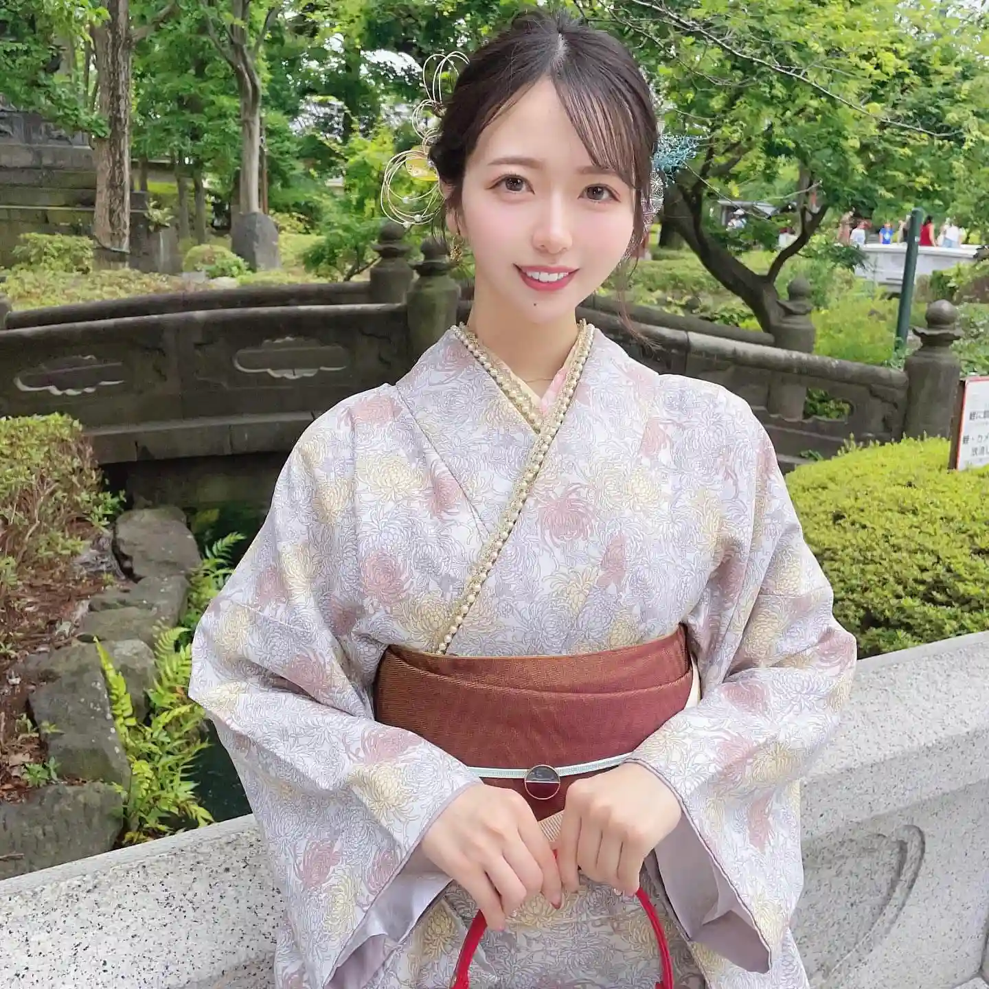 Kyoto kimono rental styling at Waraku near Kiyomizu and Gion