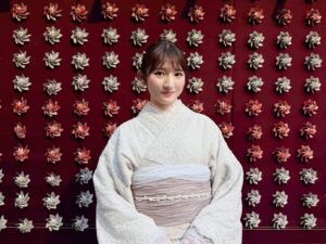 浅草で着物を着る機会を得たかわいい女性