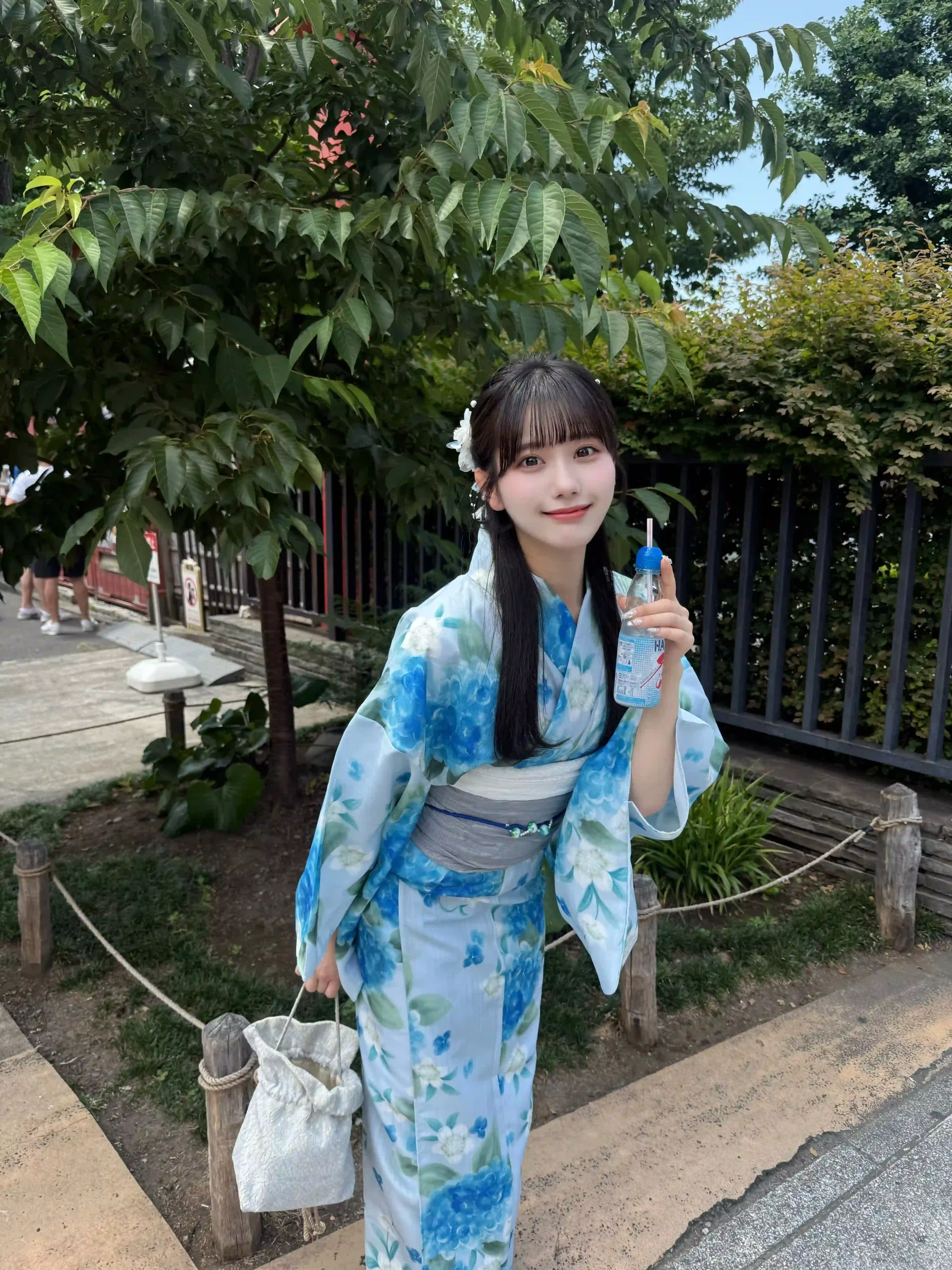 エモ淡ブルー浴衣