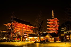 夜の浅草寺