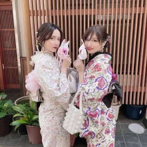 着物の女性達