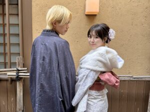 浅草の寒い冬もカップルで着物レンタル