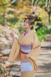 黄色系の落ち着いた着物