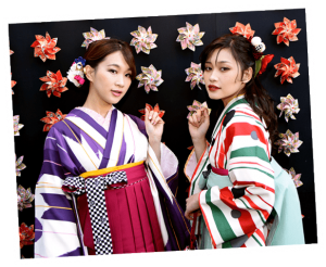 袴女性とインスタスポット
