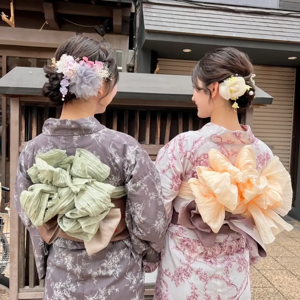 へこ帯がかわいい和楽の後ろ姿