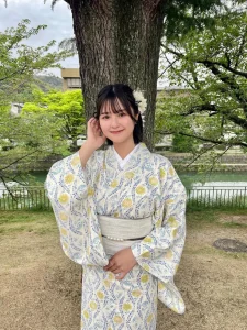 白ベースの着物