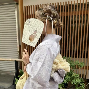 浅草の雑貨屋さんの前での写真